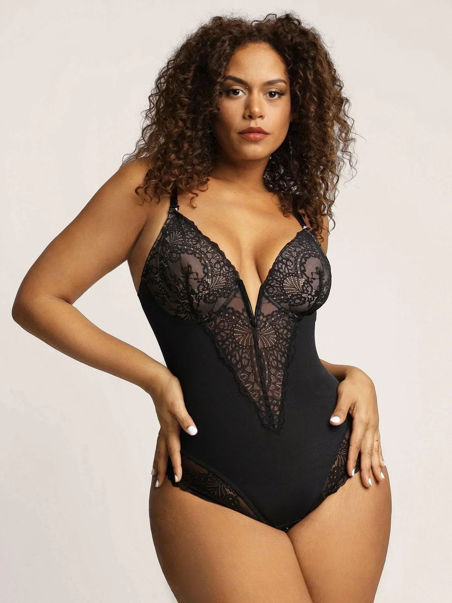 Noé™ | Body élégant avec décolleté en V profond
