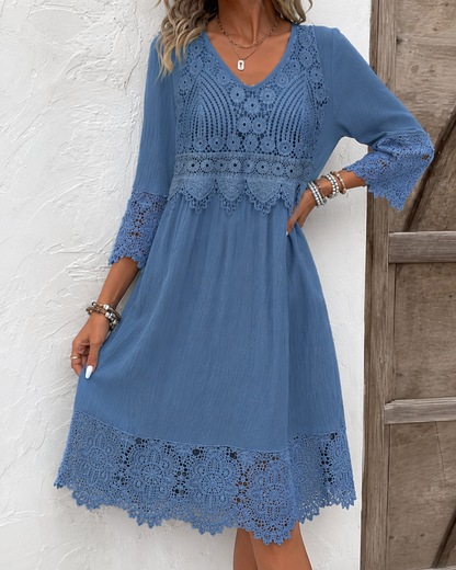 Lina™ | Robe midi en dentelle qui flatte la silhouette et camoufle le ventre