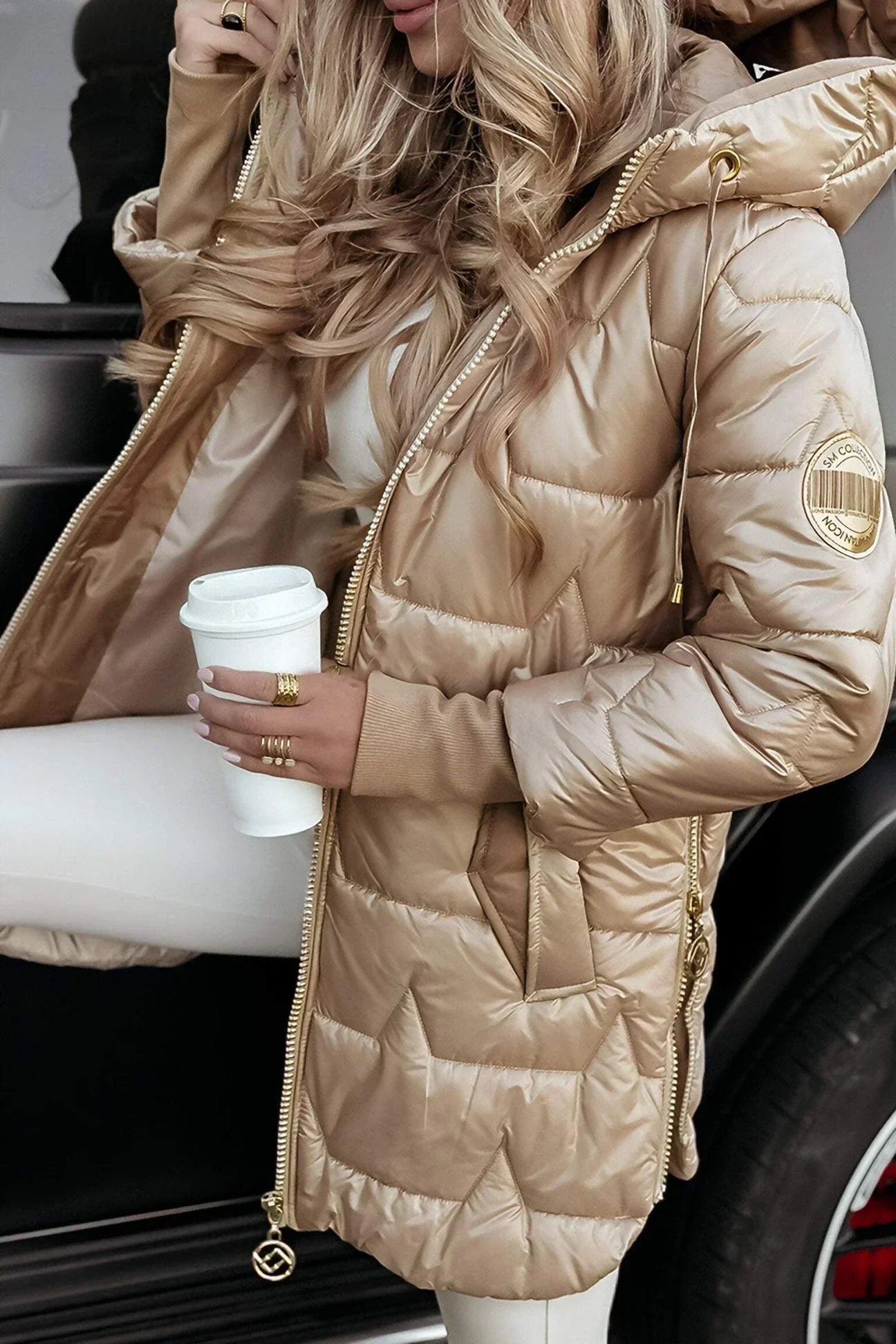 Astrid | Elegante Giacca Invernale Con Cappuccio E Fodera