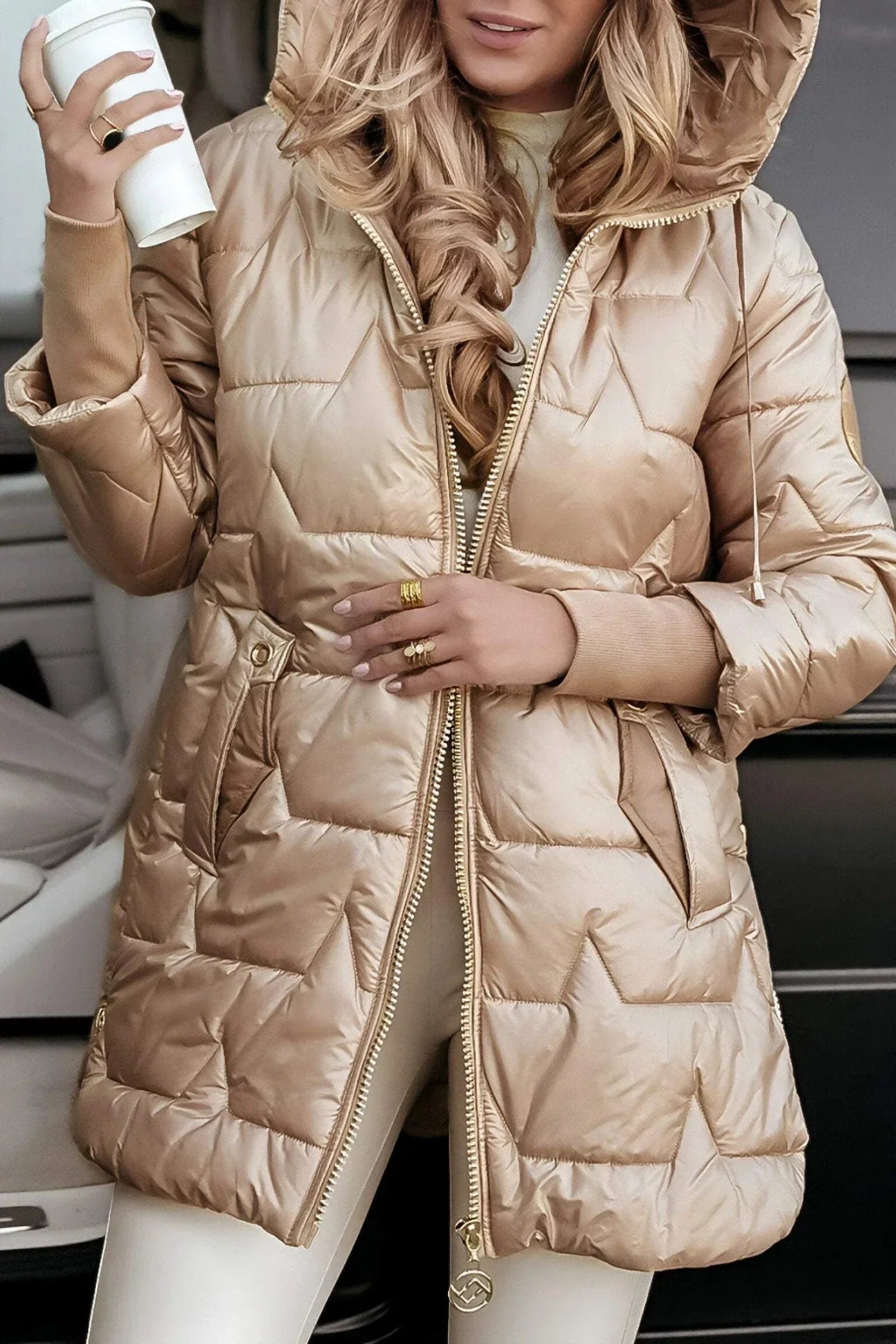 Astrid | Elegante Giacca Invernale Con Cappuccio E Fodera